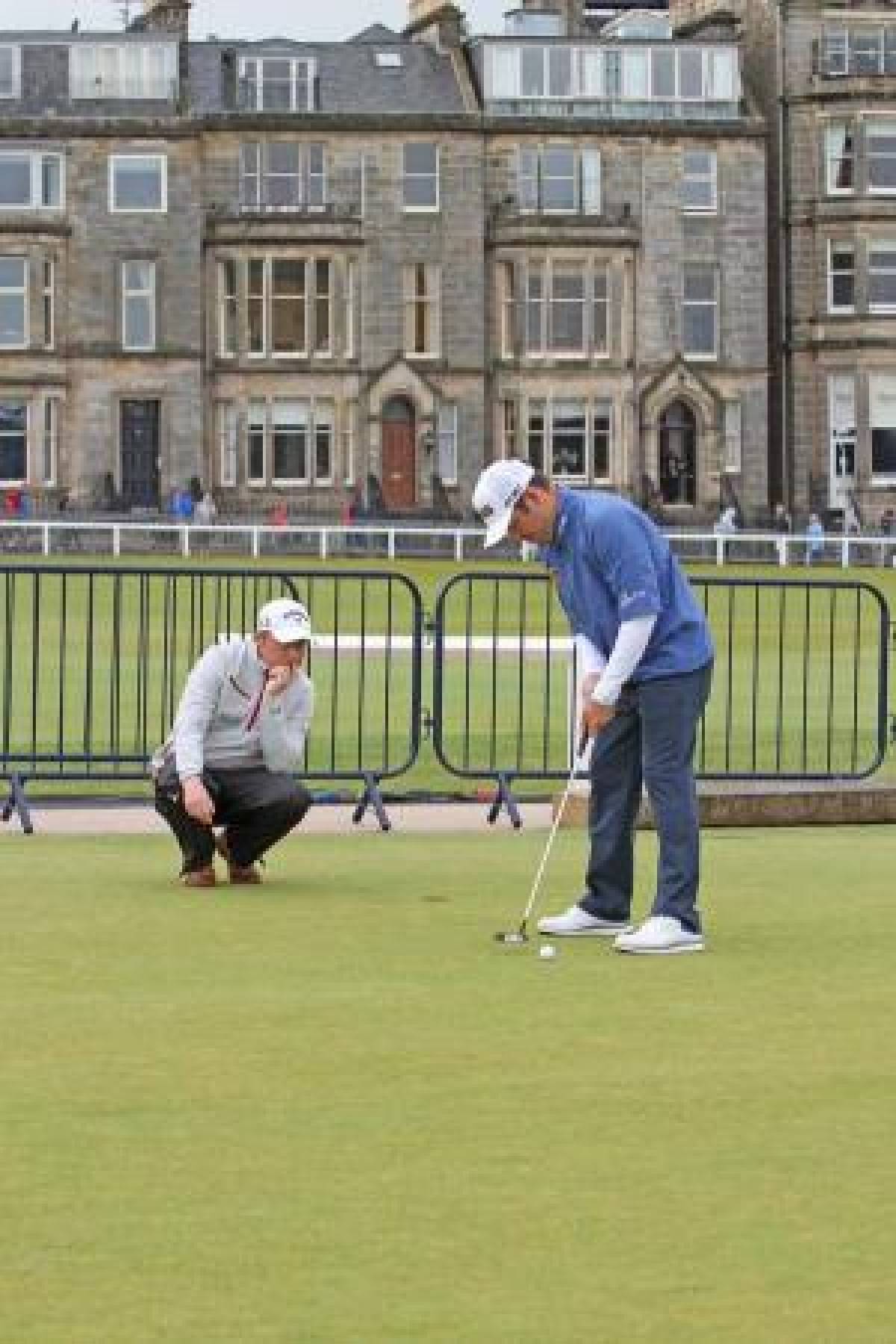 Phil Kenyon helps Louis Oosthuizen prepare for the 144th Open Championship at St Andrews