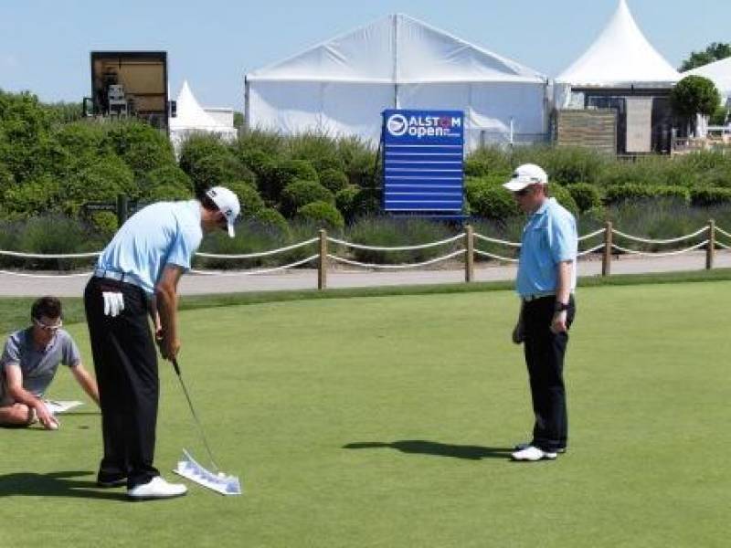 Phil Kenyon working with Ross Fisher at the French Open