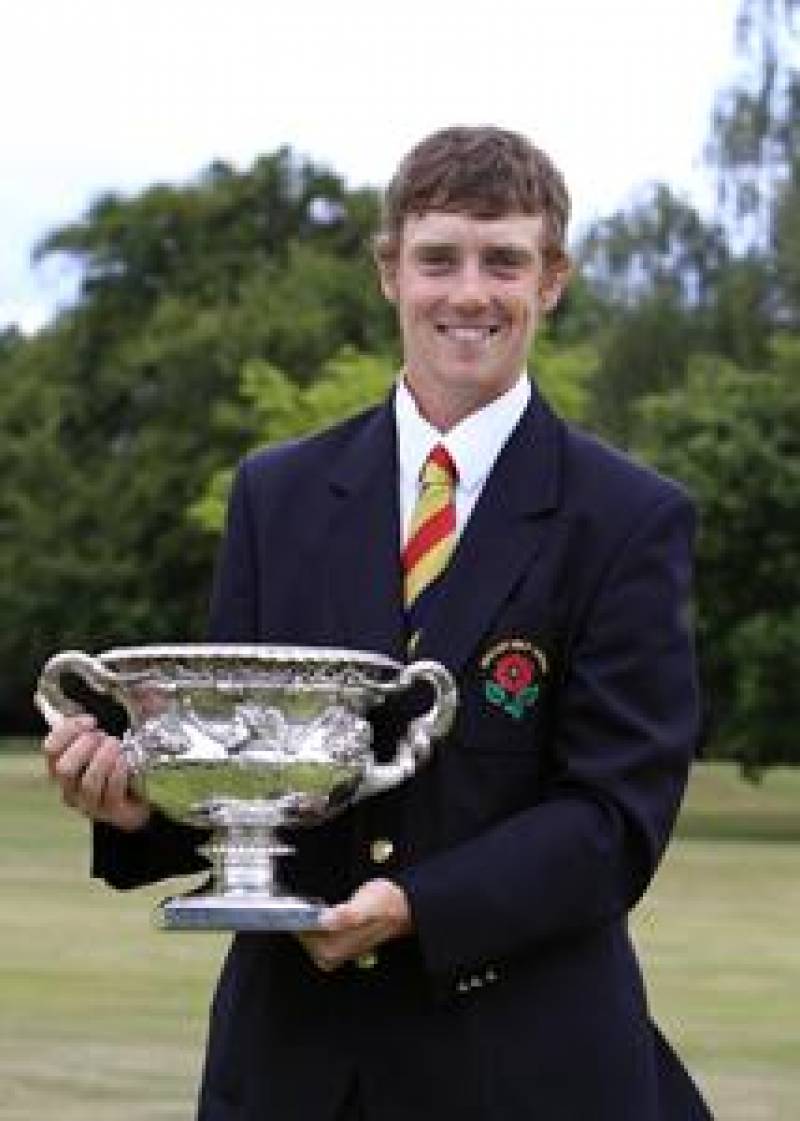 Tommy Fleetwood with the English Amateur Trophy