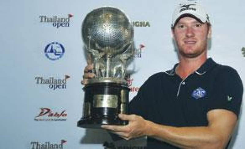 Chris Wood with the 2012 Thailand Open Trophy