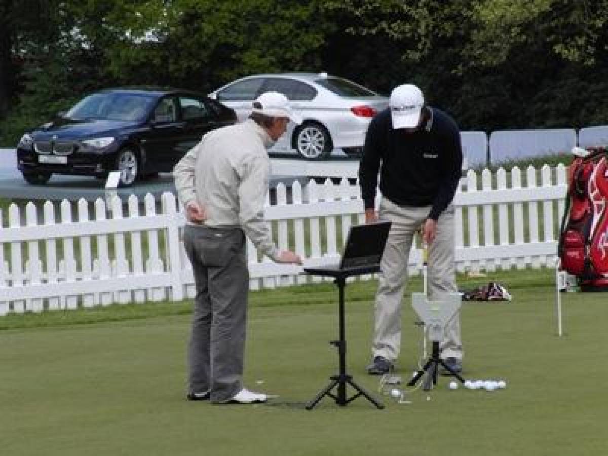 Putting Coach Phil Kenyon working with Edaordo Molinari