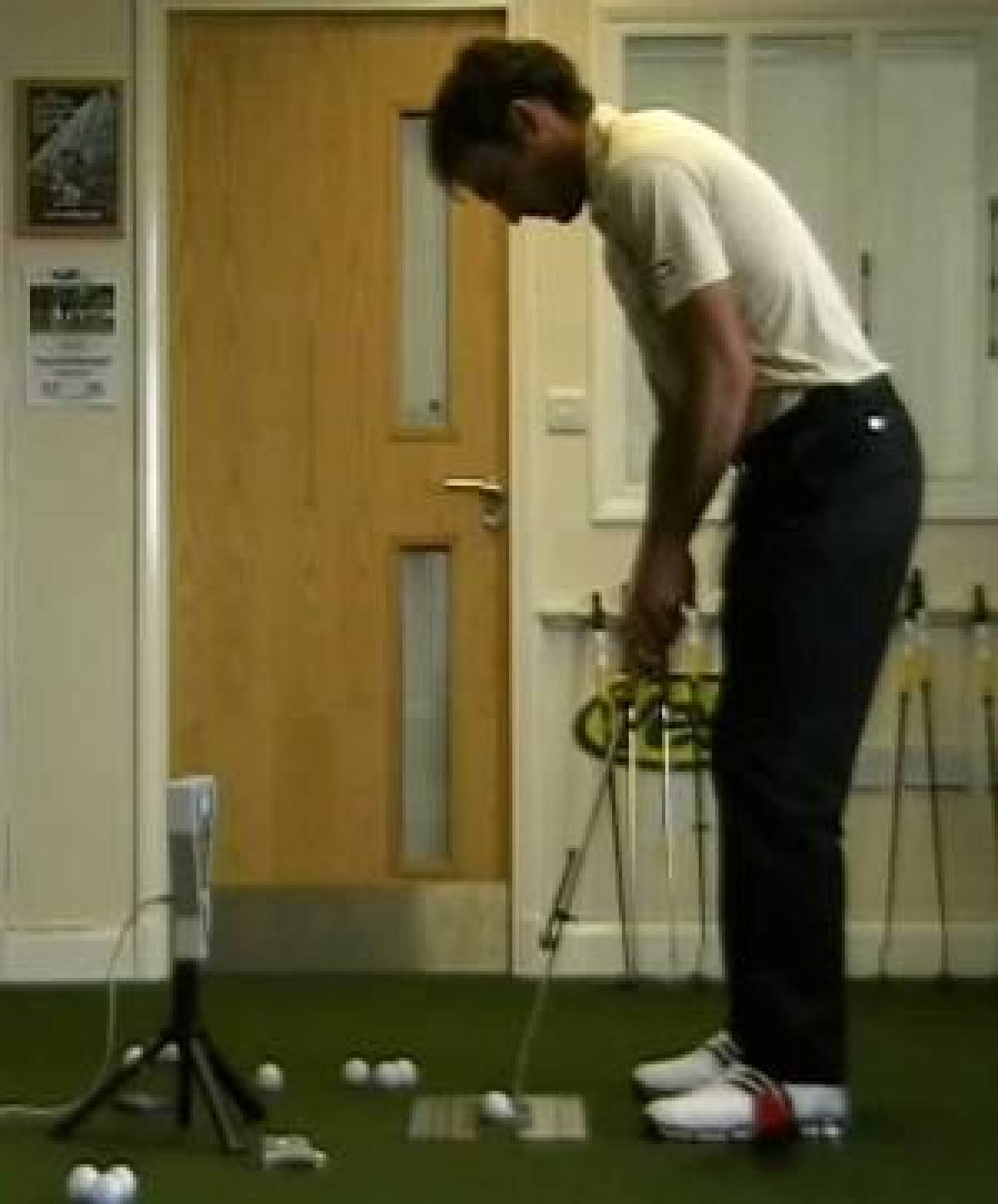 Edoardo Molinari working with Putting Coach Phil Kenyon